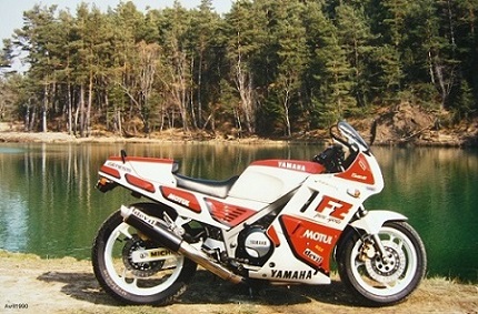 6ème moto YAM 750 FZ